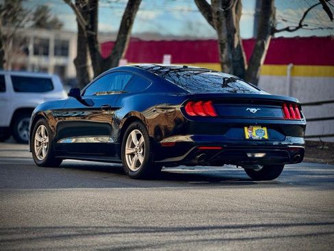 Used 2020 Ford Mustang Coupe image 5