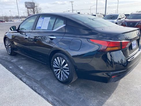Used 2024 Nissan Altima 2.5 SV image 2