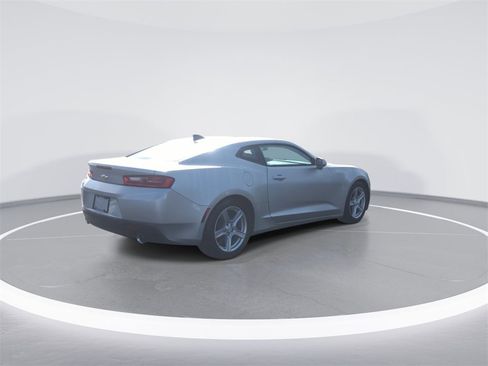 Used 2018 Chevrolet Camaro LT image 8