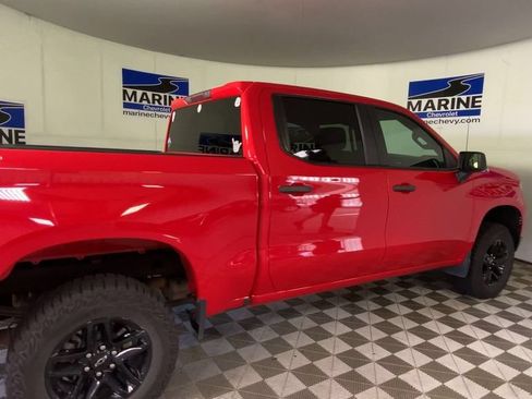 Used 2024 Chevrolet Silverado 1500 Custom Trail Boss AWD/4WD image 2