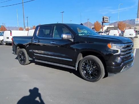 Used 2023 Chevrolet Silverado 1500 High Country w/ High Country Premium Package image 2