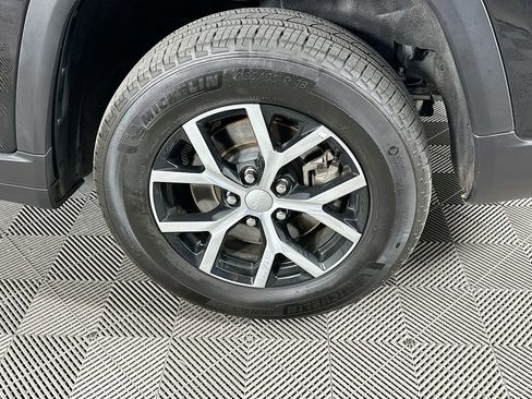 Certified 2024 Jeep Grand Cherokee L Limited w/ Luxury Tech Group II image 45