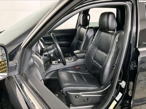 Used 2018 Jeep Grand Cherokee Limited image 22