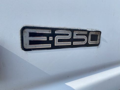 Used 2003 Ford E-250 and Econoline 250 image 23