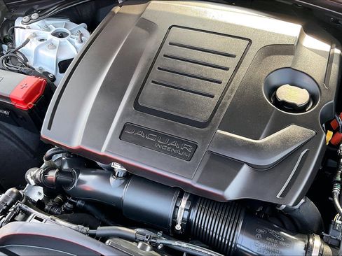 Used 2024 Jaguar F-PACE R-Dynamic S image 28