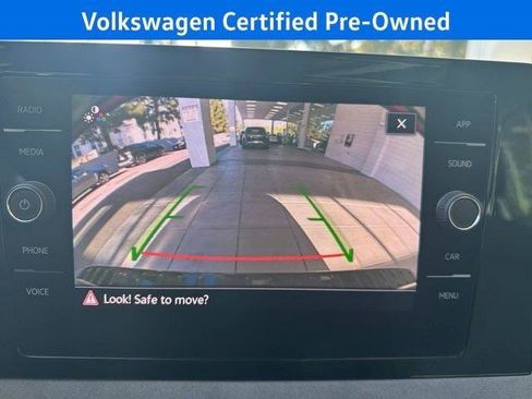 Used 2025 Volkswagen Jetta SE w/ Sunroof Package FWD image 24