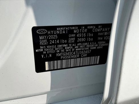 New 2026 Genesis G70 2.5T Prestige image 8