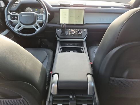Used 2024 Land Rover Defender 130 X-Dynamic SE image 22
