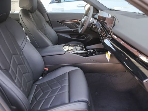 New 2026 BMW i5 eDrive40 w/ M Sport Package image 13