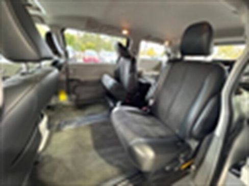 Used 2013 Toyota Sienna SE image 15