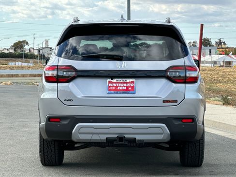 New 2025 Honda Pilot TrailSport image 5