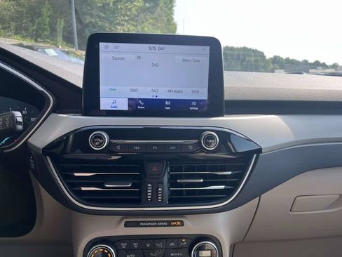Used 2020 Ford Escape SE FWD image 27
