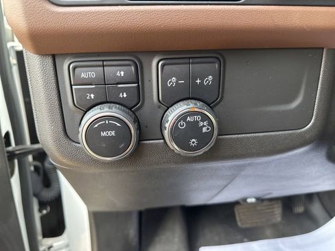 Used 2021 Chevrolet Suburban High Country image 22