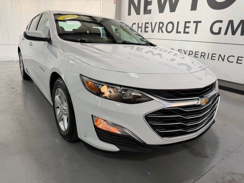 Used 2022 Chevrolet Malibu LS image 37