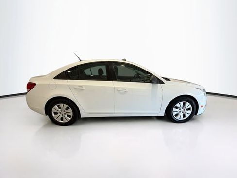 Used 2013 Chevrolet Cruze LS FWD image 9