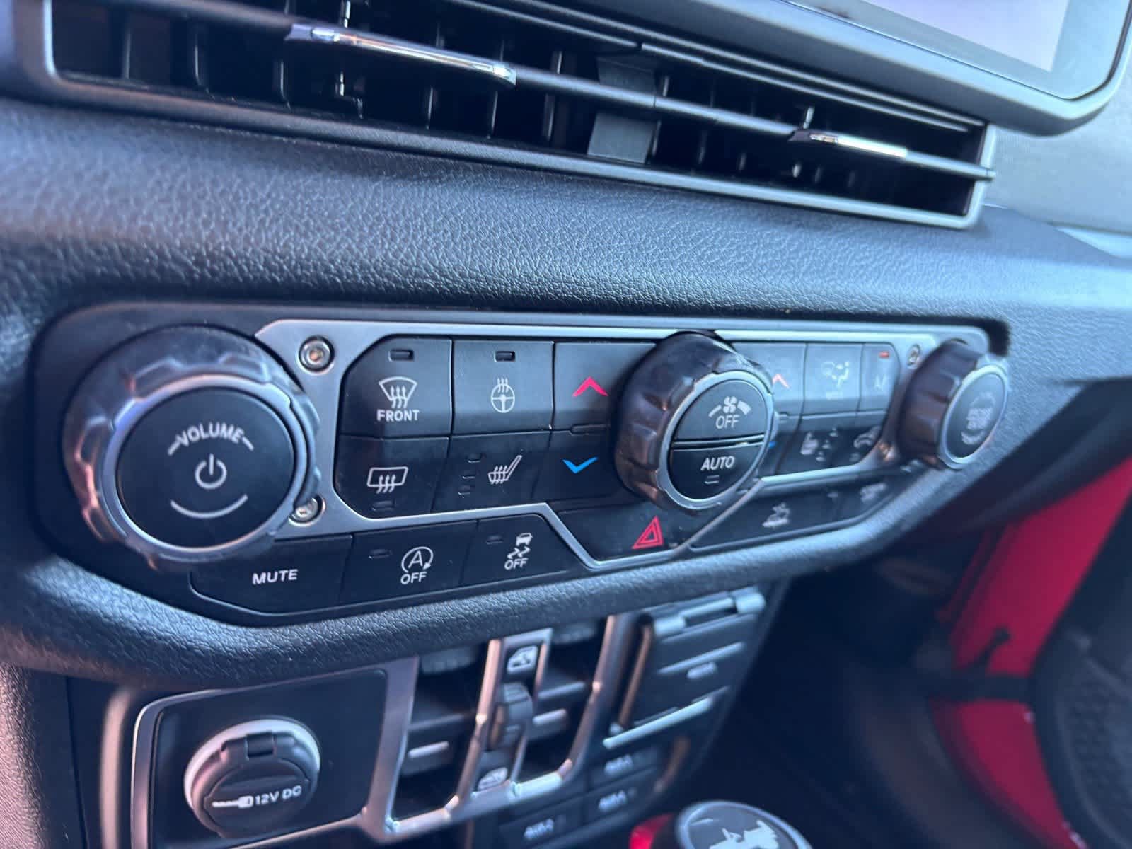 Used 2024 Jeep Wrangler Unlimited Sport AWD/4WD image 30