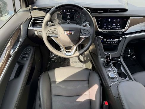 Used 2025 Cadillac XT6 Sport w/ Platinum Package AWD/4WD image 4