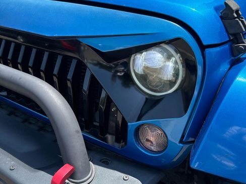 Used 2016 Jeep Wrangler Unlimited Rubicon AWD/4WD image 36