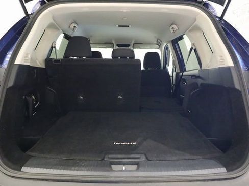 Used 2022 Nissan Rogue SV image 32