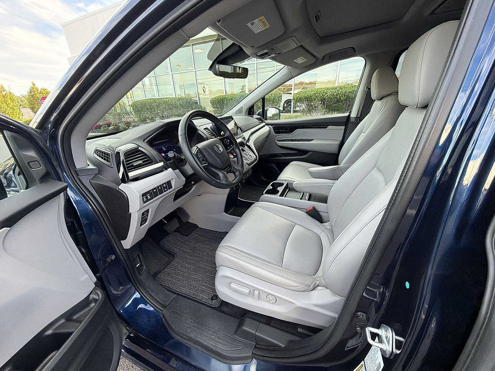 Used 2023 Honda Odyssey Touring image 10