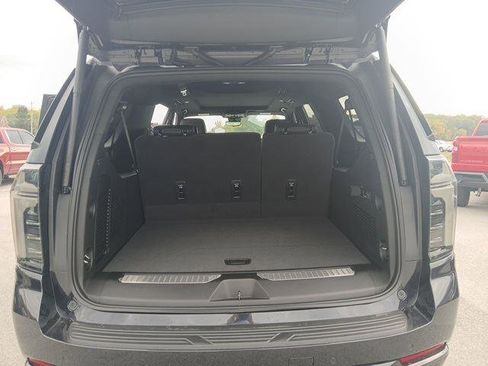 New 2026 Chevrolet Suburban RST w/ Advanced Technology Package AWD/4WD image 31