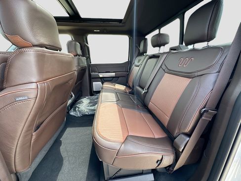 New 2026 Ford F350 4x4 Crew Cab DRW Super Duty image 17