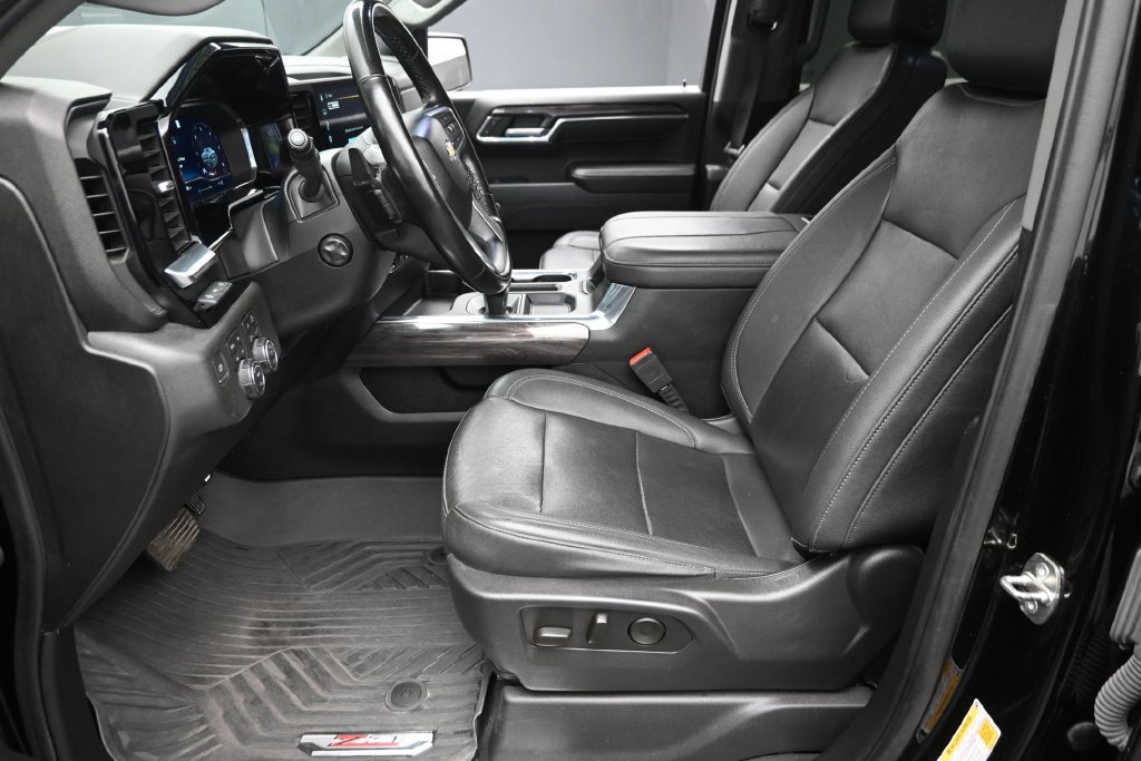 Used 2023 Chevrolet Silverado 1500 LTZ w/ Technology Package AWD/4WD image 15