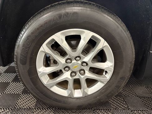 Used 2019 Chevrolet Traverse LT image 14