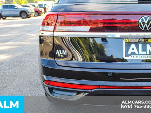 Used 2025 Volkswagen Atlas Cross Sport SE AWD/4WD image 10