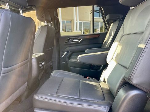 Used 2025 GMC Yukon Denali image 12