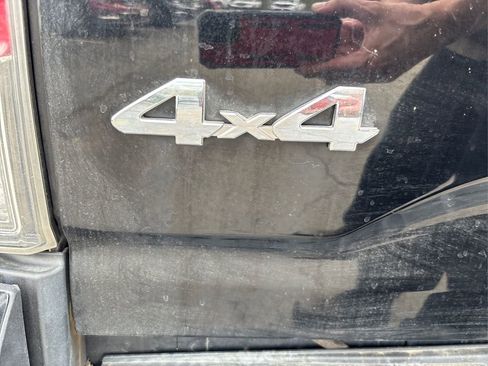 Used 2017 Toyota Tacoma Limited image 15