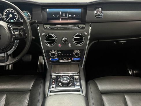 Used 2019 Rolls-Royce Cullinan image 27