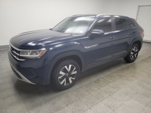 Used 2023 Volkswagen Atlas Cross Sport SE image 2