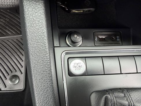 Used 2016 Volkswagen Jetta SE FWD image 36