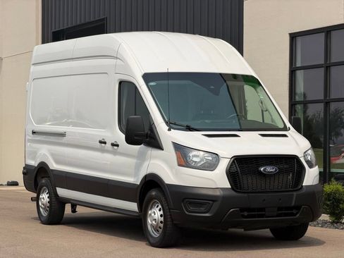 Used 2025 Ford Transit 250 148 High Roof AWD image 4