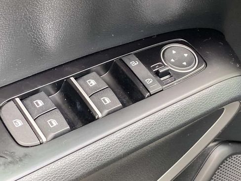 Used 2023 Kia Soul LX FWD image 30