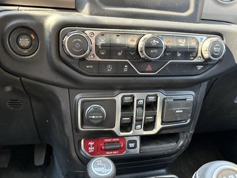 Used 2019 Jeep Wrangler Unlimited Rubicon w/ Cold Weather Group image 19