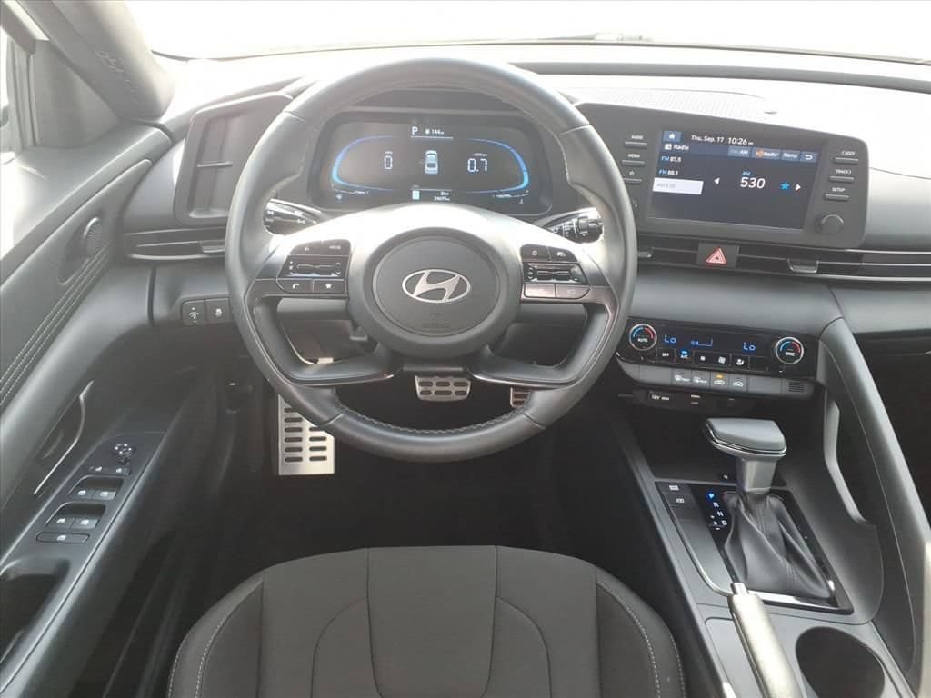 Used 2025 Hyundai Elantra Sport FWD image 29