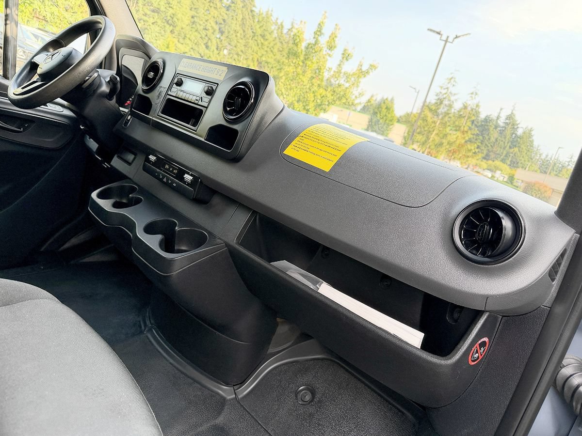 Used 2019 Mercedes-Benz Sprinter 144 image 45