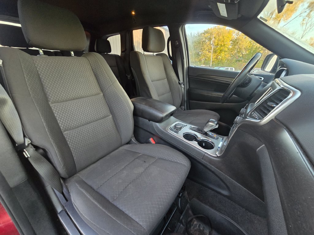 Used 2018 Jeep Grand Cherokee Laredo AWD/4WD image 23
