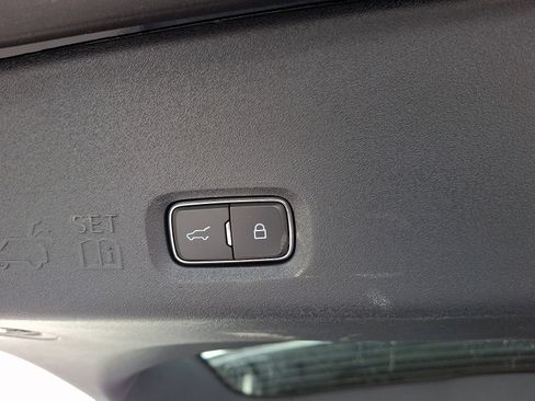 Used 2025 Ford Expedition Platinum w/ Driver's Package AWD/4WD image 32