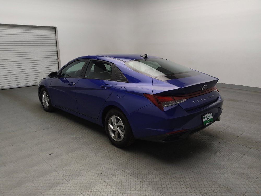 Used 2023 Hyundai Elantra SE FWD image 5