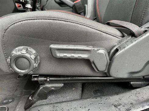 Used 2023 Jeep Gladiator Rubicon w/ Cold Weather Group image 21