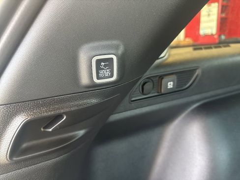 New 2025 Jeep Grand Cherokee Laredo w/ Luxury Tech Group I image 38