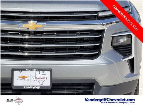 Used 2026 Chevrolet Traverse LT w/ Driver Confidence Package FWD image 8