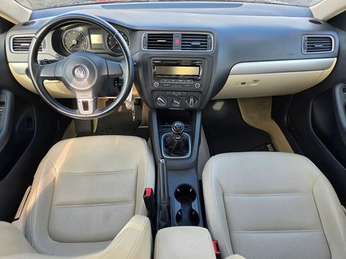 Used 2013 Volkswagen Jetta SE image 48