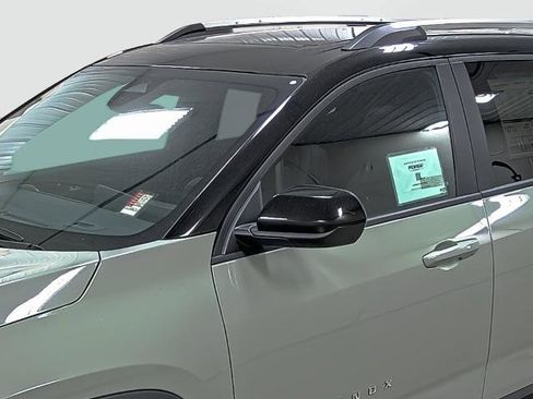 New 2026 Chevrolet Equinox LT w/ Convenience Package II image 8