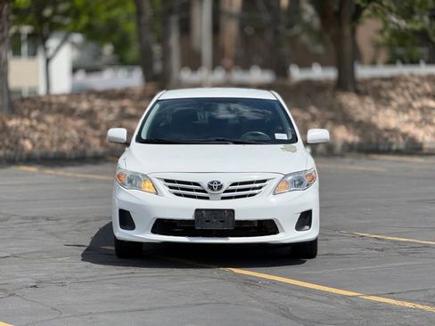 Used 2013 Toyota Corolla LE FWD image 2