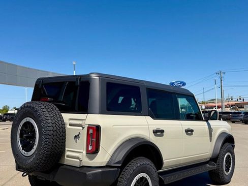 New 2026 Ford Bronco Outer Banks AWD/4WD image 4