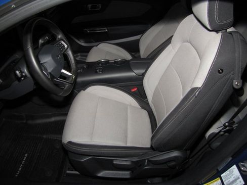 Used 2024 Ford Mustang Coupe image 9